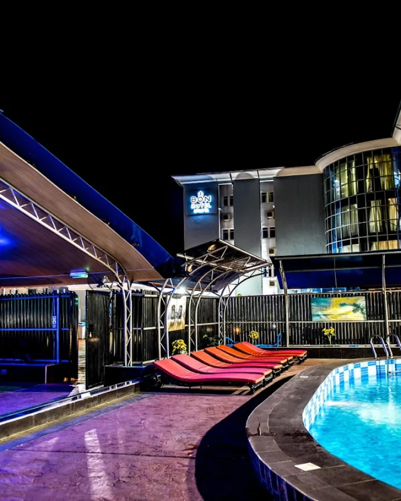 bon hotel